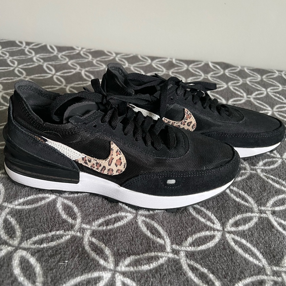 Women’s Nike sneakers